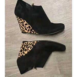 Vince Camuto Women's Suede Leather Animal Print Wedge Heels Sz 7.5‎ B